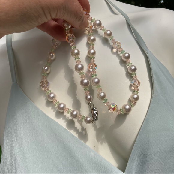 Pearl pastel crystal strand necklace 21” - Picture 2 of 7